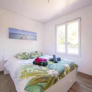 bord-de-mer-charmant-studio-entierement-equipe.fr-provencehotel.com/